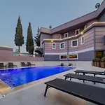 07 Luxury Only For Family Villa *