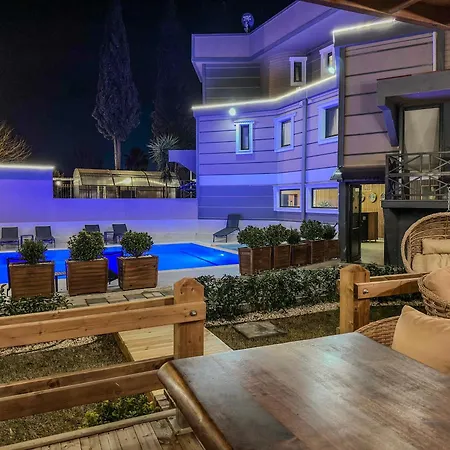 07 Luxury Only For Family