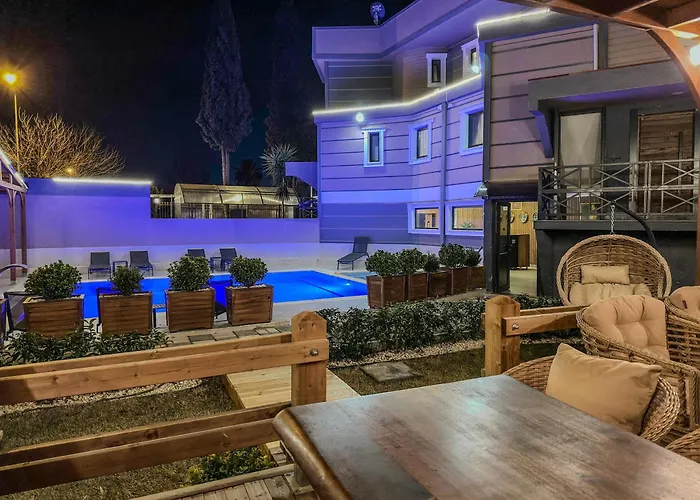 07 Luxury Only For Family