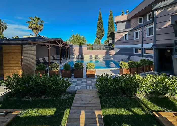 07 Luxury Only For Family Μπέλεκ